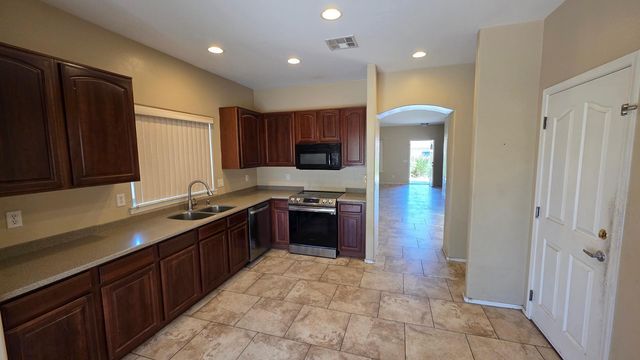 6621 W Shaw Butte Drive, Glendale, AZ 85304