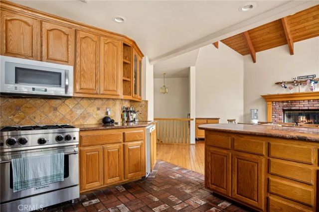 27516 W Shore, Lake Arrowhead, CA 92352
