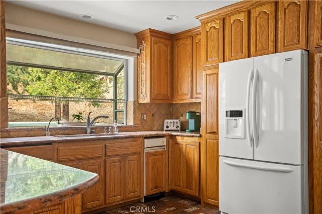 27516 W Shore, Lake Arrowhead, CA 92352