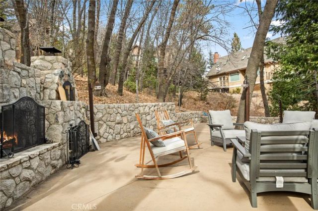 27516 W Shore, Lake Arrowhead, CA 92352