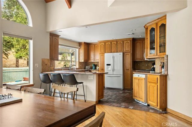 27516 W Shore, Lake Arrowhead, CA 92352