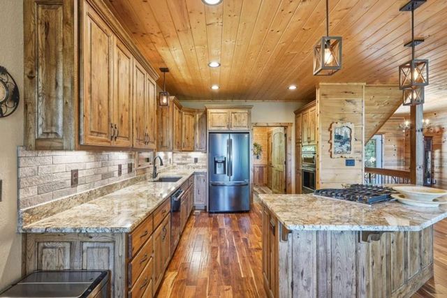 1252 Mountainside Parkway, Ellijay, GA 30536