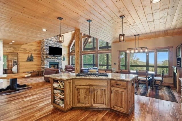 1252 Mountainside Parkway, Ellijay, GA 30536