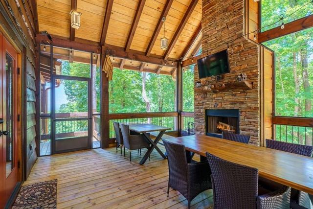 1252 Mountainside Parkway, Ellijay, GA 30536