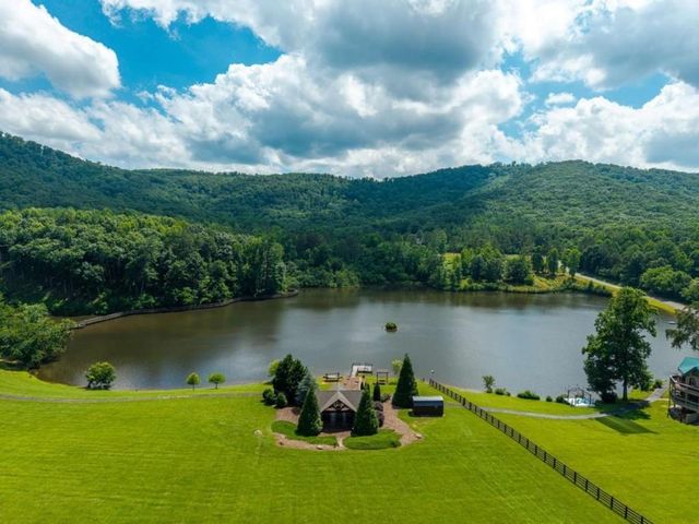 1252 Mountainside Parkway, Ellijay, GA 30536