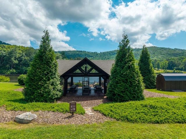1252 Mountainside Parkway, Ellijay, GA 30536