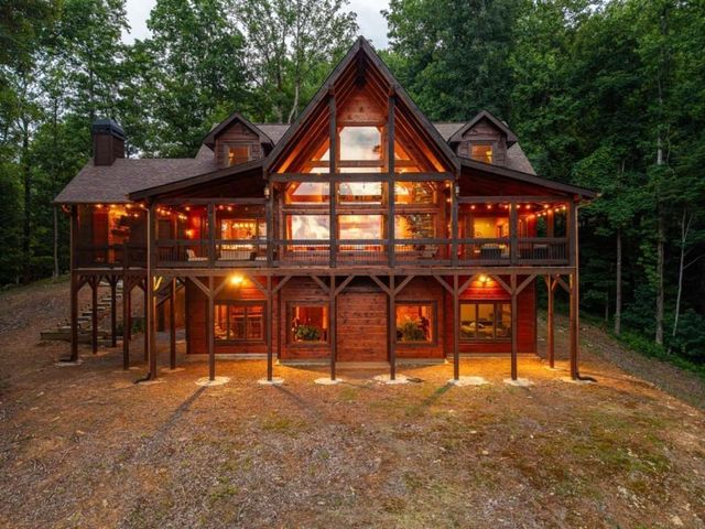 1252 Mountainside Parkway, Ellijay, GA 30536