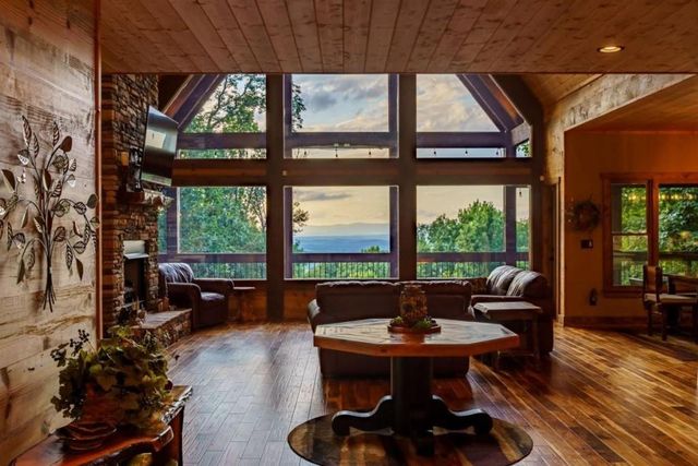 1252 Mountainside Parkway, Ellijay, GA 30536