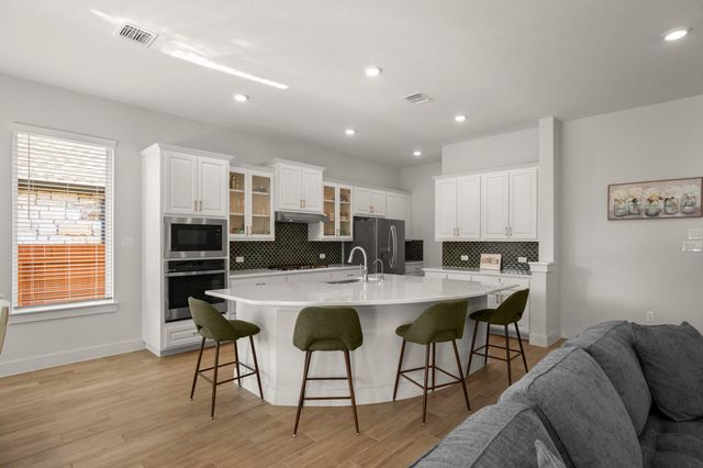 431 Wild Pecan LOOP, Buda, TX 78610