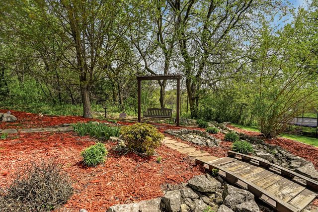 1020 Istas Lane SW, Oronoco, MN 55960