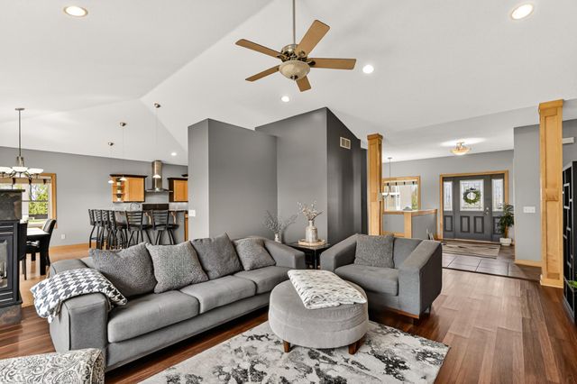 1020 Istas Lane SW, Oronoco, MN 55960
