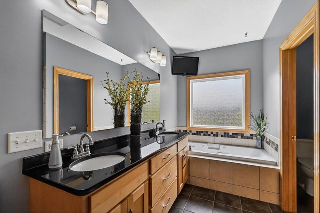 1020 Istas Lane SW, Oronoco, MN 55960