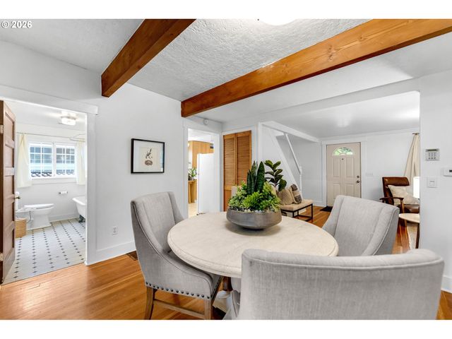 4937 Ne SKIDMORE St, Portland, OR 97218