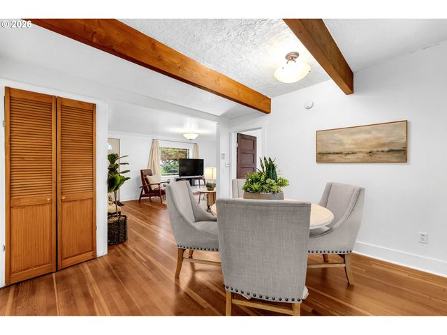 4937 Ne SKIDMORE St, Portland, OR 97218