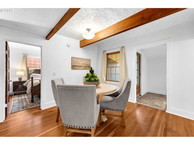 4937 Ne SKIDMORE St, Portland, OR 97218