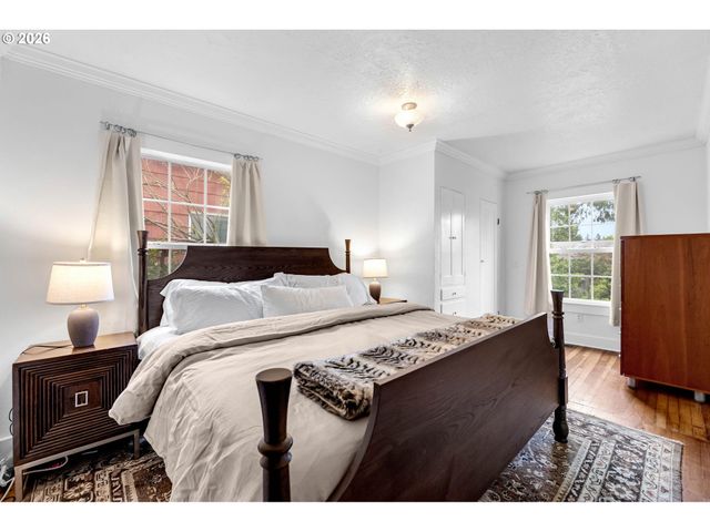 4937 Ne SKIDMORE St, Portland, OR 97218