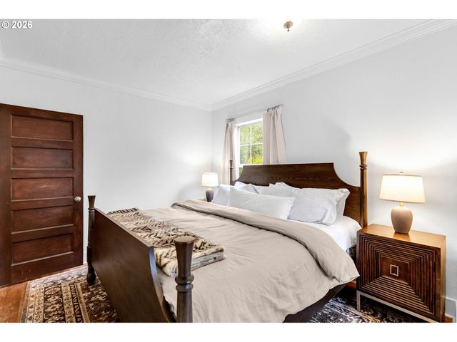 4937 Ne SKIDMORE St, Portland, OR 97218