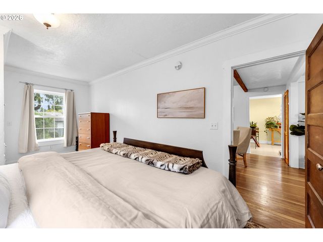 4937 Ne SKIDMORE St, Portland, OR 97218