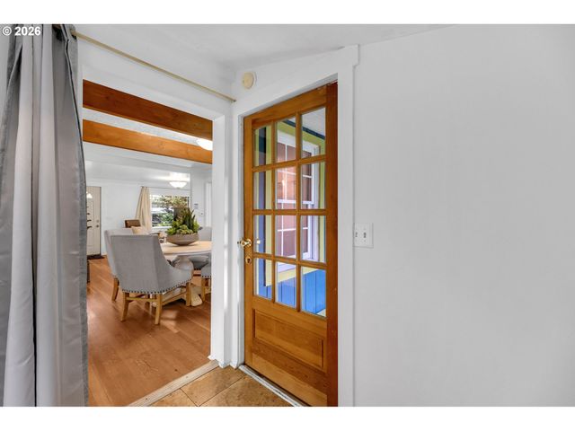 4937 Ne SKIDMORE St, Portland, OR 97218