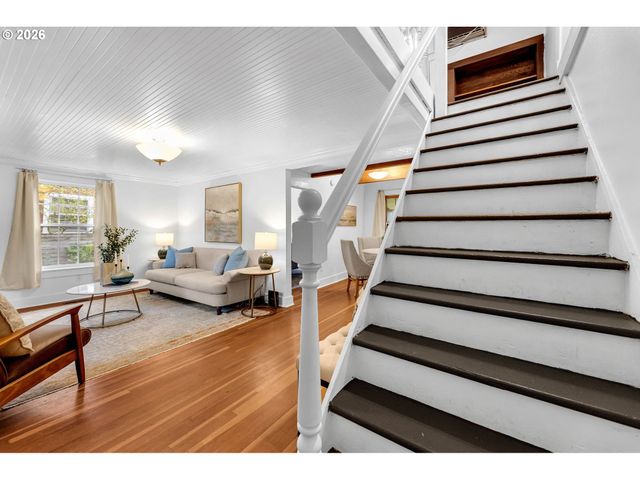 4937 Ne SKIDMORE St, Portland, OR 97218