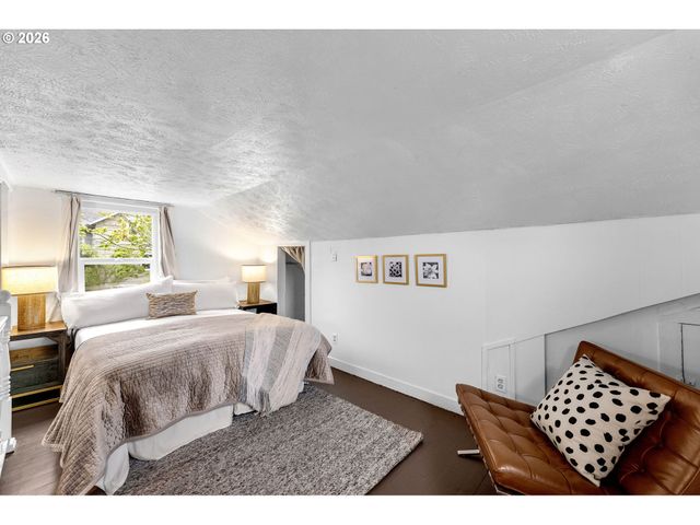 4937 Ne SKIDMORE St, Portland, OR 97218