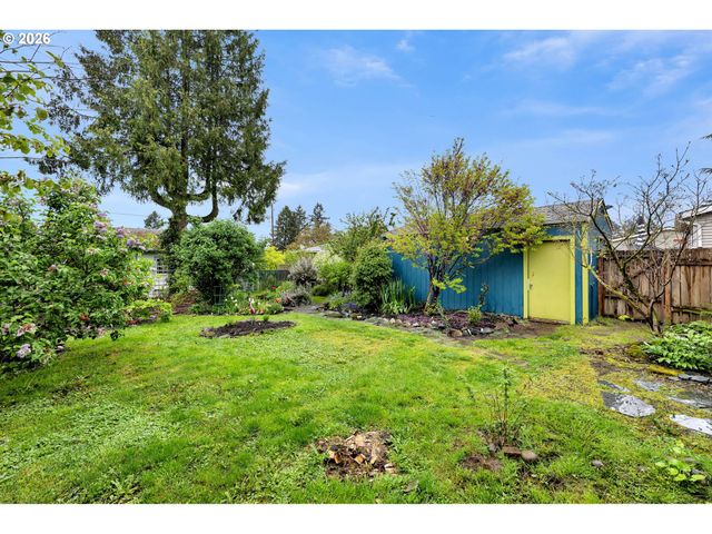 4937 Ne SKIDMORE St, Portland, OR 97218