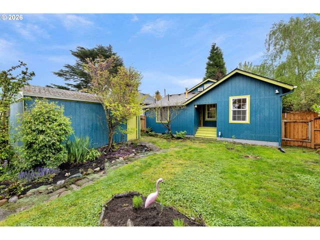 4937 Ne SKIDMORE St, Portland, OR 97218