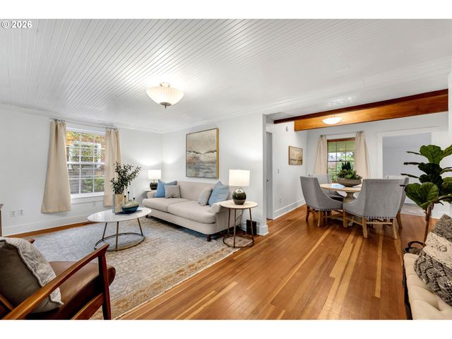 4937 Ne SKIDMORE St, Portland, OR 97218