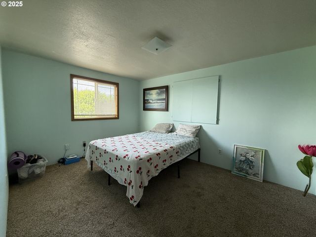 715 JACKSON Ave, Coos Bay, OR 97420