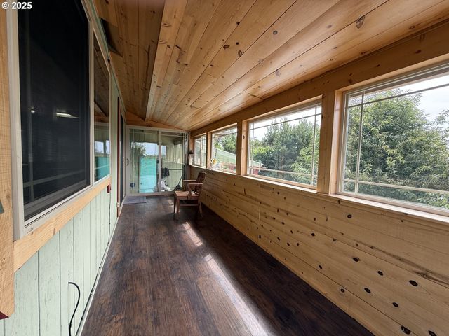 715 JACKSON Ave, Coos Bay, OR 97420