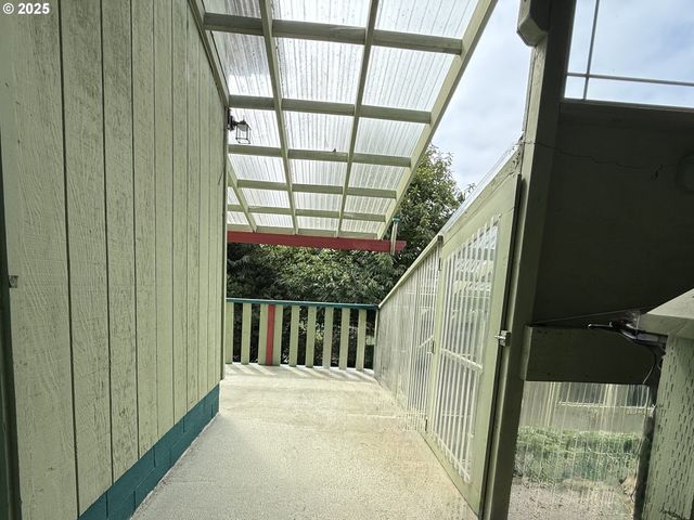 715 JACKSON Ave, Coos Bay, OR 97420