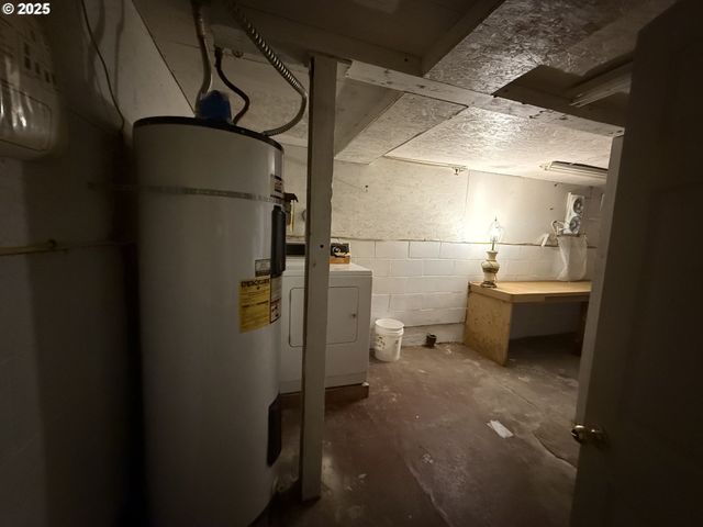 715 JACKSON Ave, Coos Bay, OR 97420