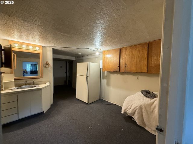 715 JACKSON Ave, Coos Bay, OR 97420