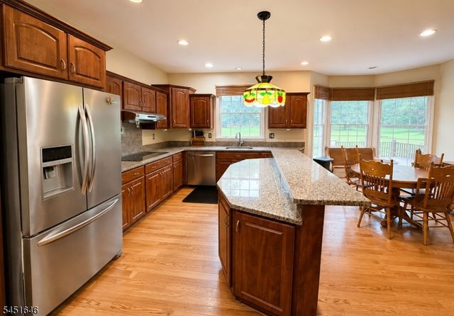 80 Plum Brook Rd, Raritan Twp., NJ 08822