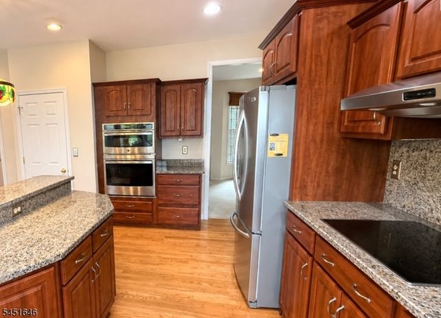 80 Plum Brook Rd, Raritan Twp., NJ 08822