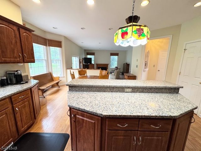 80 Plum Brook Rd, Raritan Twp., NJ 08822