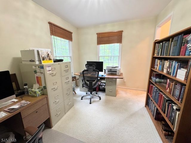 80 Plum Brook Rd, Raritan Twp., NJ 08822
