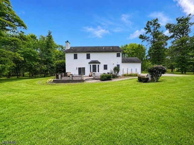 80 Plum Brook Rd, Raritan Twp., NJ 08822