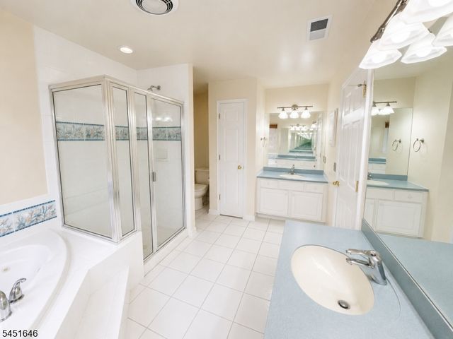 80 Plum Brook Rd, Raritan Twp., NJ 08822