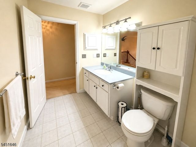 80 Plum Brook Rd, Raritan Twp., NJ 08822