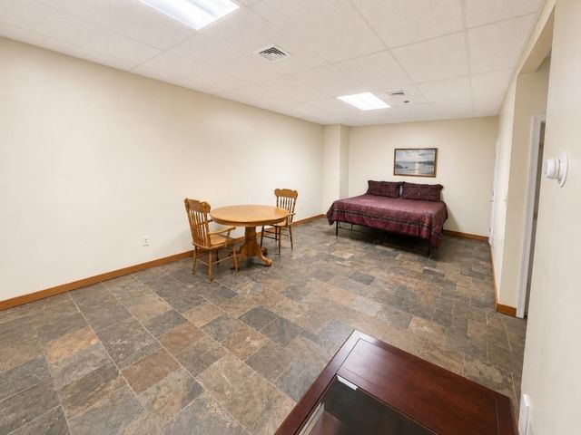 80 Plum Brook Rd, Raritan Twp., NJ 08822