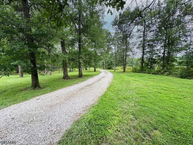 80 Plum Brook Rd, Raritan Twp., NJ 08822