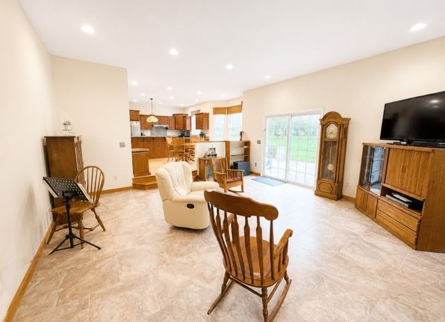 80 Plum Brook Rd, Raritan Twp., NJ 08822