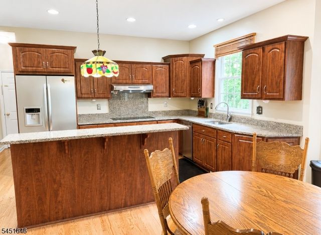 80 Plum Brook Rd, Raritan Twp., NJ 08822