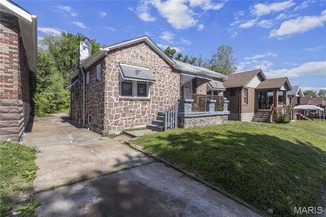 1467 Engelholm Avenue, St Louis, MO 63133