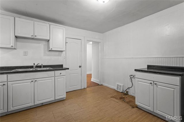 1467 Engelholm Avenue, St Louis, MO 63133