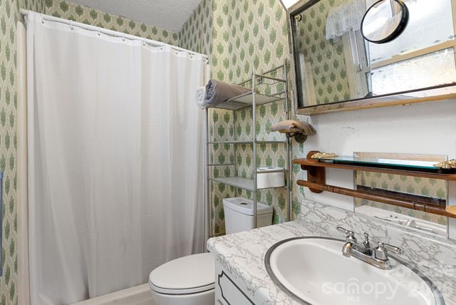 33 Fairfield Drive, Candler, NC 28715