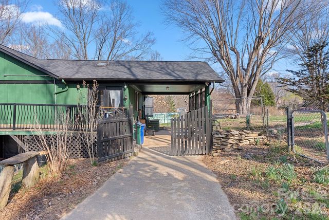 33 Fairfield Drive, Candler, NC 28715