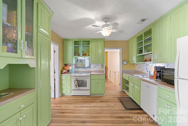 33 Fairfield Drive, Candler, NC 28715