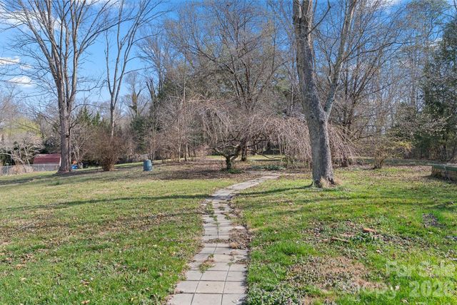 33 Fairfield Drive, Candler, NC 28715